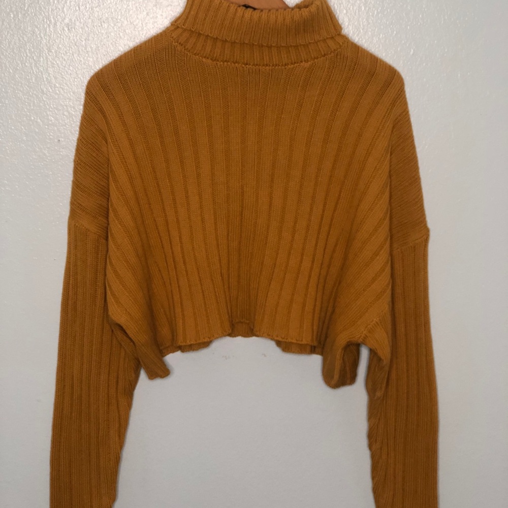 NWT Cropped Turtle Neck